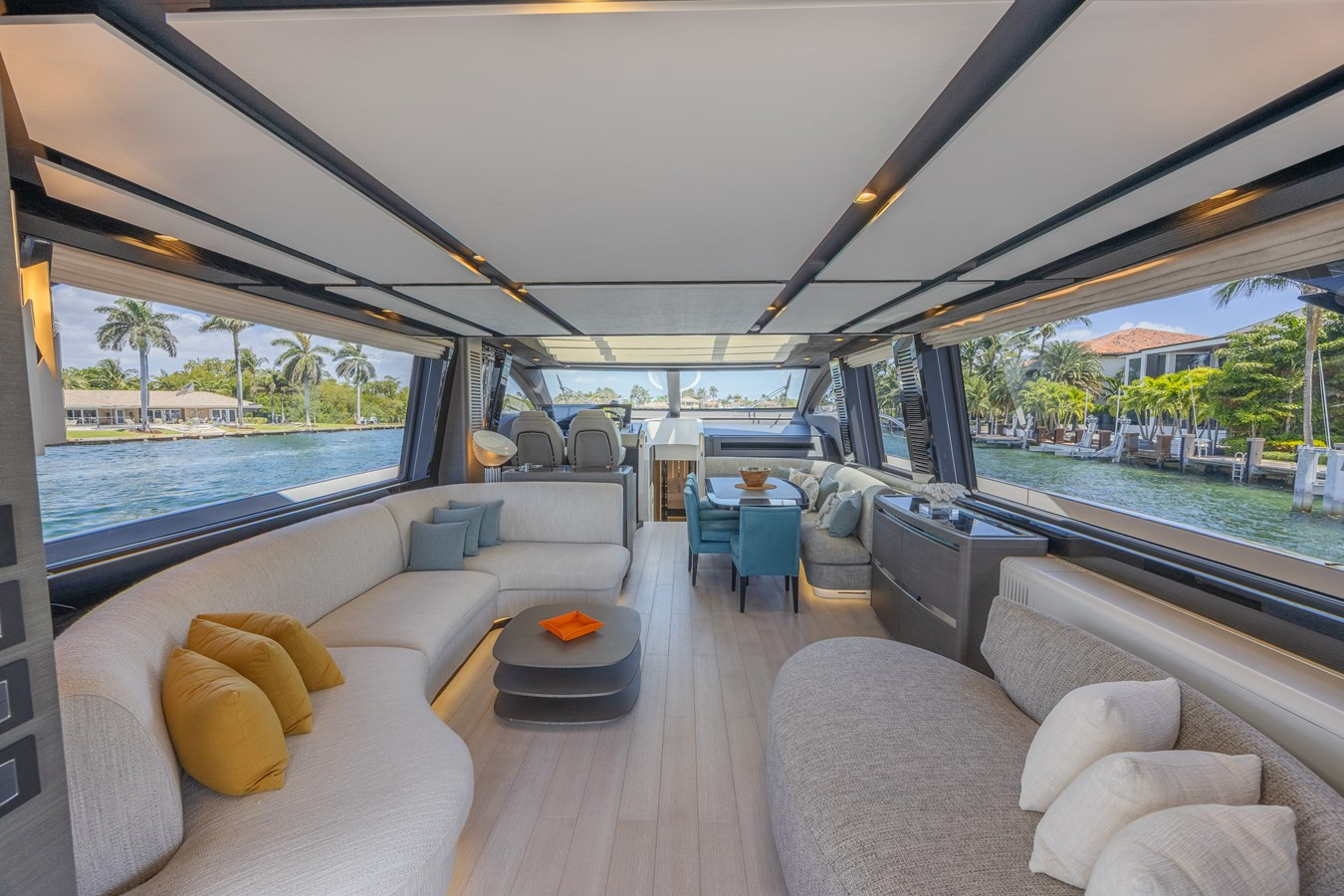 https://arconyachts.ams3.digitaloceanspaces.com/89531/conversions/large_4816460-optimize.jpg
