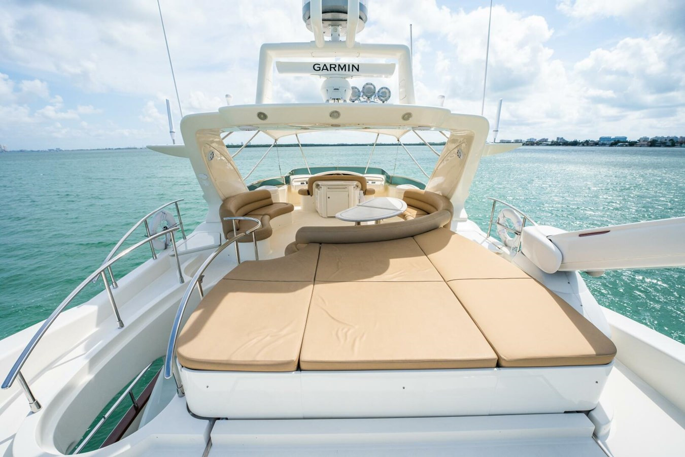 https://arconyachts.ams3.digitaloceanspaces.com/89660/conversions/large_4837027-optimize.jpg