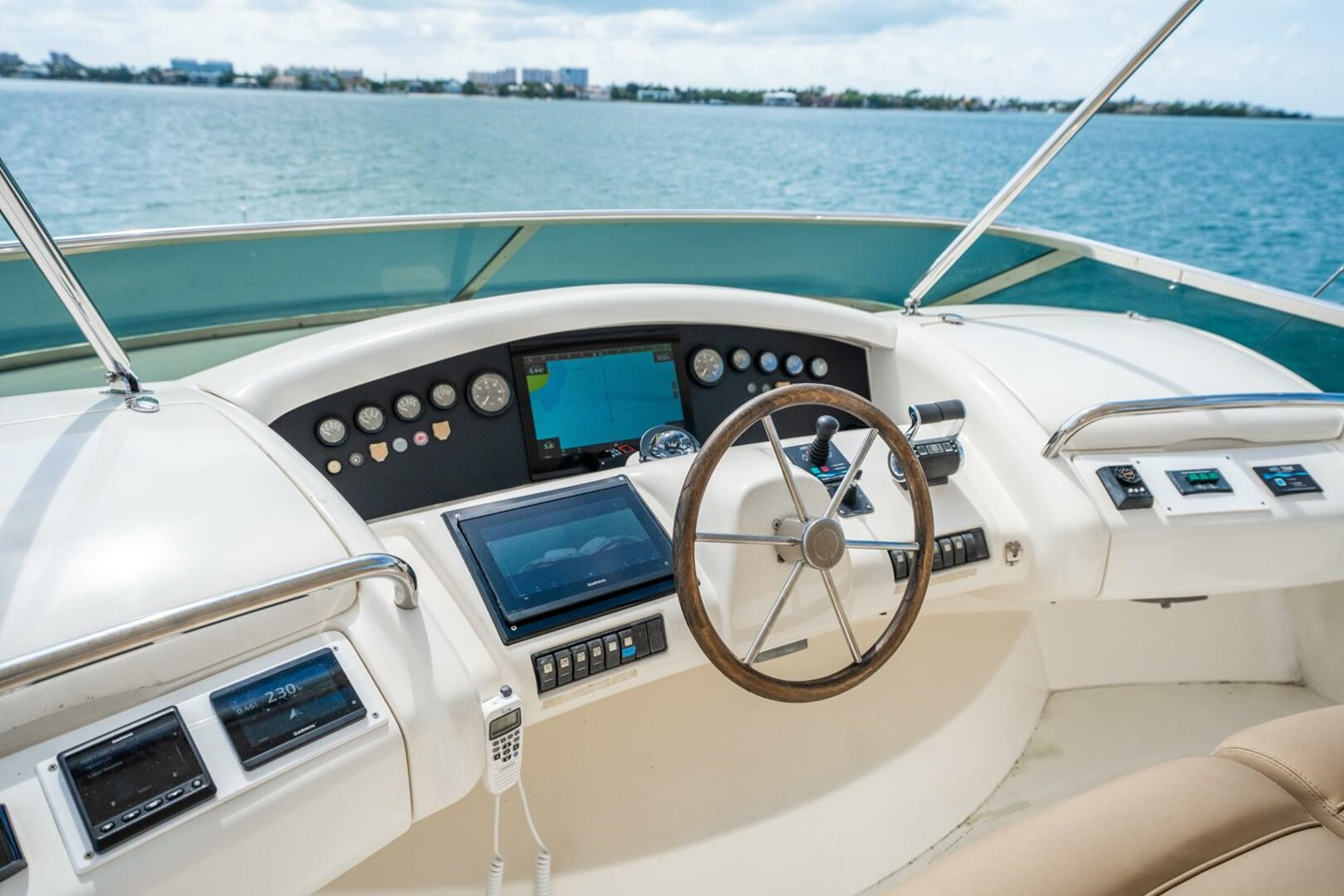 https://arconyachts.ams3.digitaloceanspaces.com/89666/conversions/large_4837030-optimize.jpg