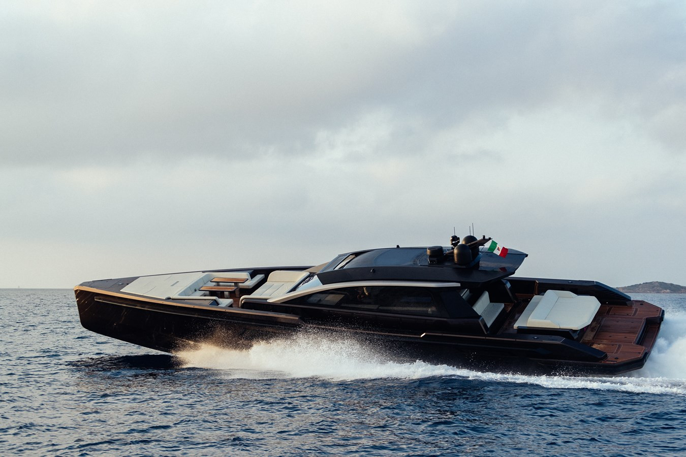 https://arconyachts.ams3.digitaloceanspaces.com/89691/conversions/large_4032377-optimize.jpg