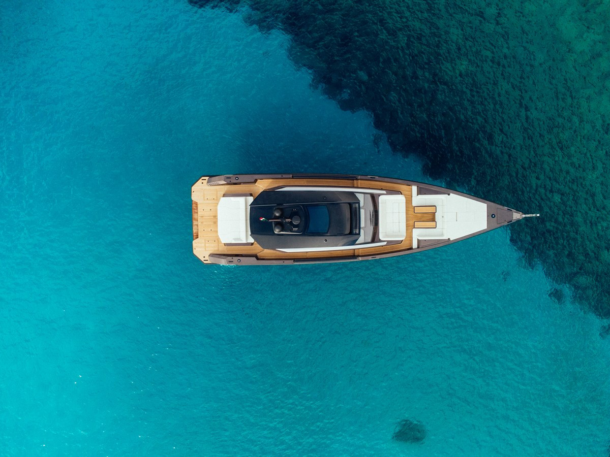 https://arconyachts.ams3.digitaloceanspaces.com/89705/conversions/large_4032382-optimize.jpg