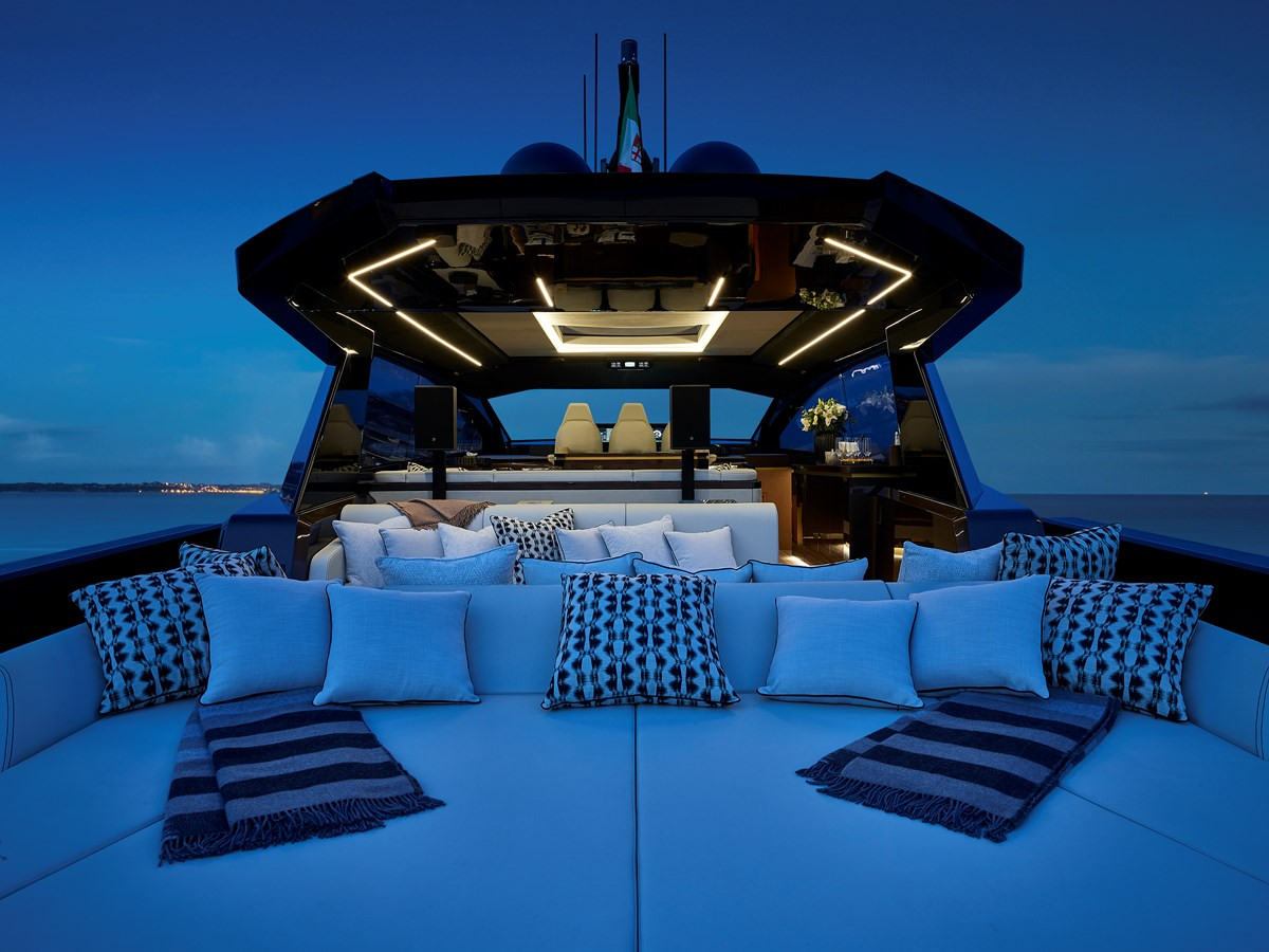 https://arconyachts.ams3.digitaloceanspaces.com/89730/conversions/large_4032391-optimize.jpg
