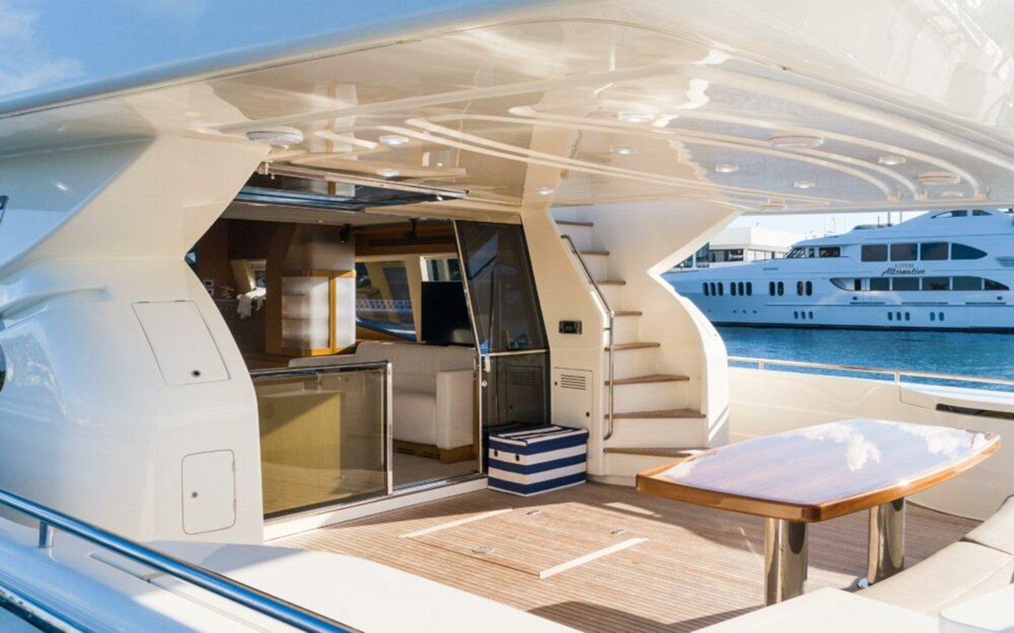 https://arconyachts.ams3.digitaloceanspaces.com/89828/conversions/large_3499619-optimize.jpg