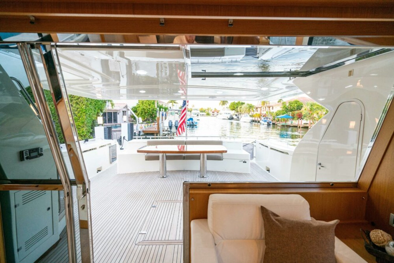 https://arconyachts.ams3.digitaloceanspaces.com/89841/conversions/large_3499624-optimize.jpg