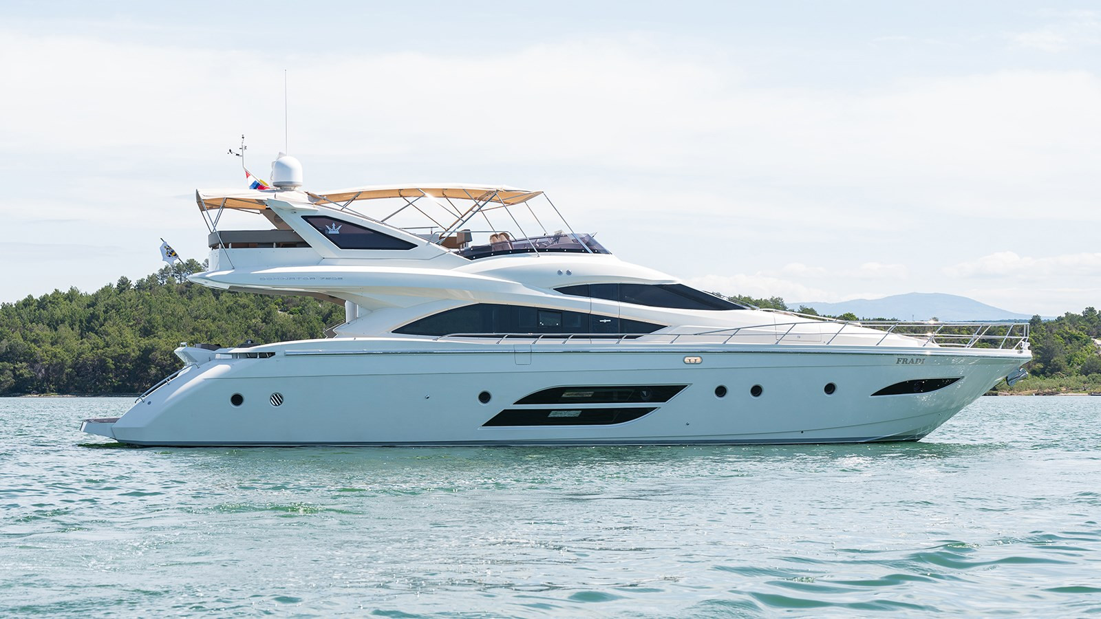 https://arconyachts.ams3.digitaloceanspaces.com/89930/conversions/large_3977957-optimize.jpg