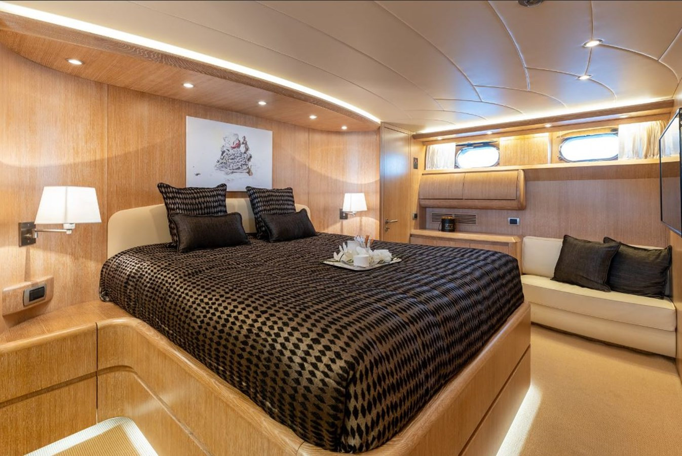 https://arconyachts.ams3.digitaloceanspaces.com/89942/conversions/large_3967304-optimize.jpg