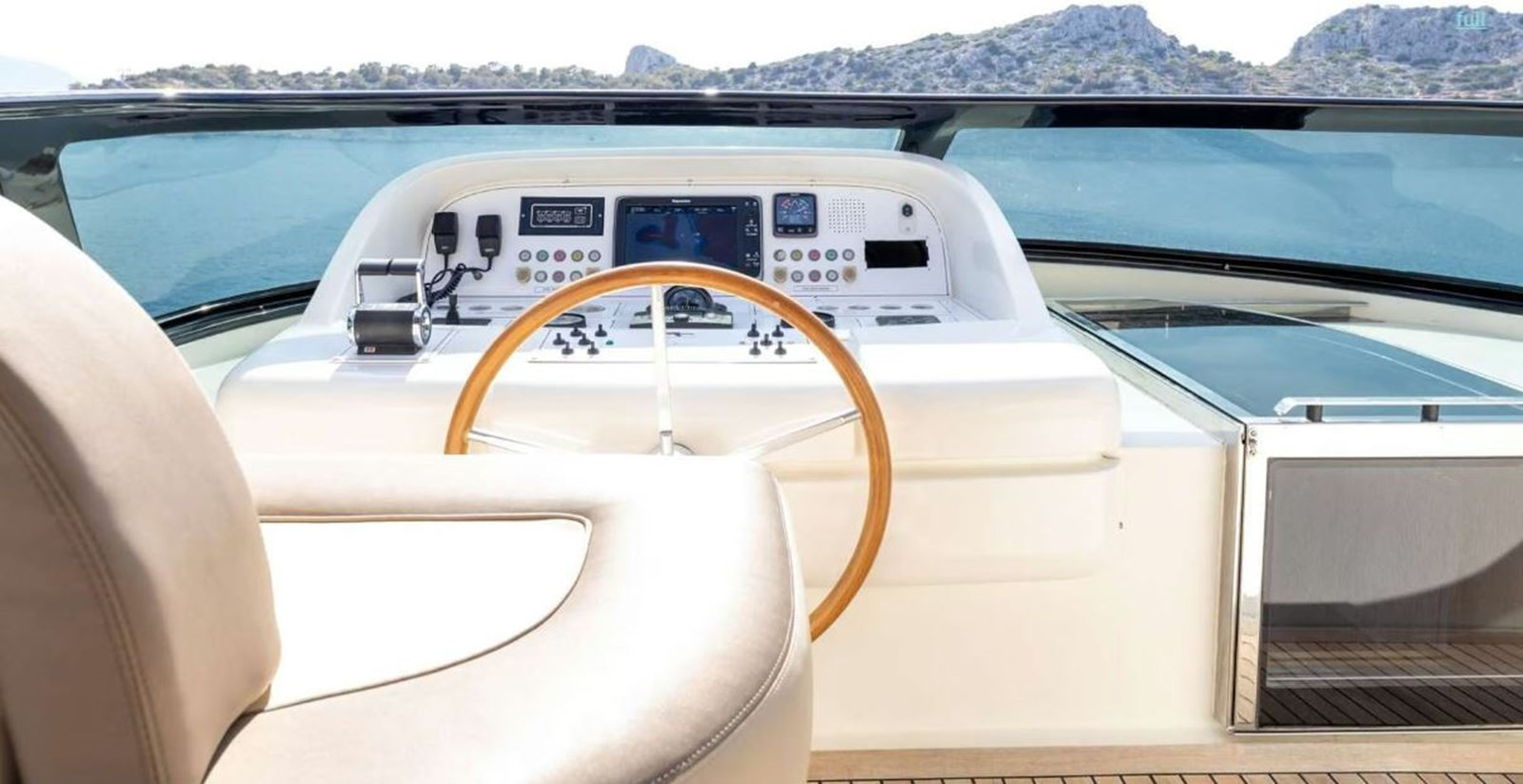 https://arconyachts.ams3.digitaloceanspaces.com/89963/conversions/large_3967311-optimize.jpg