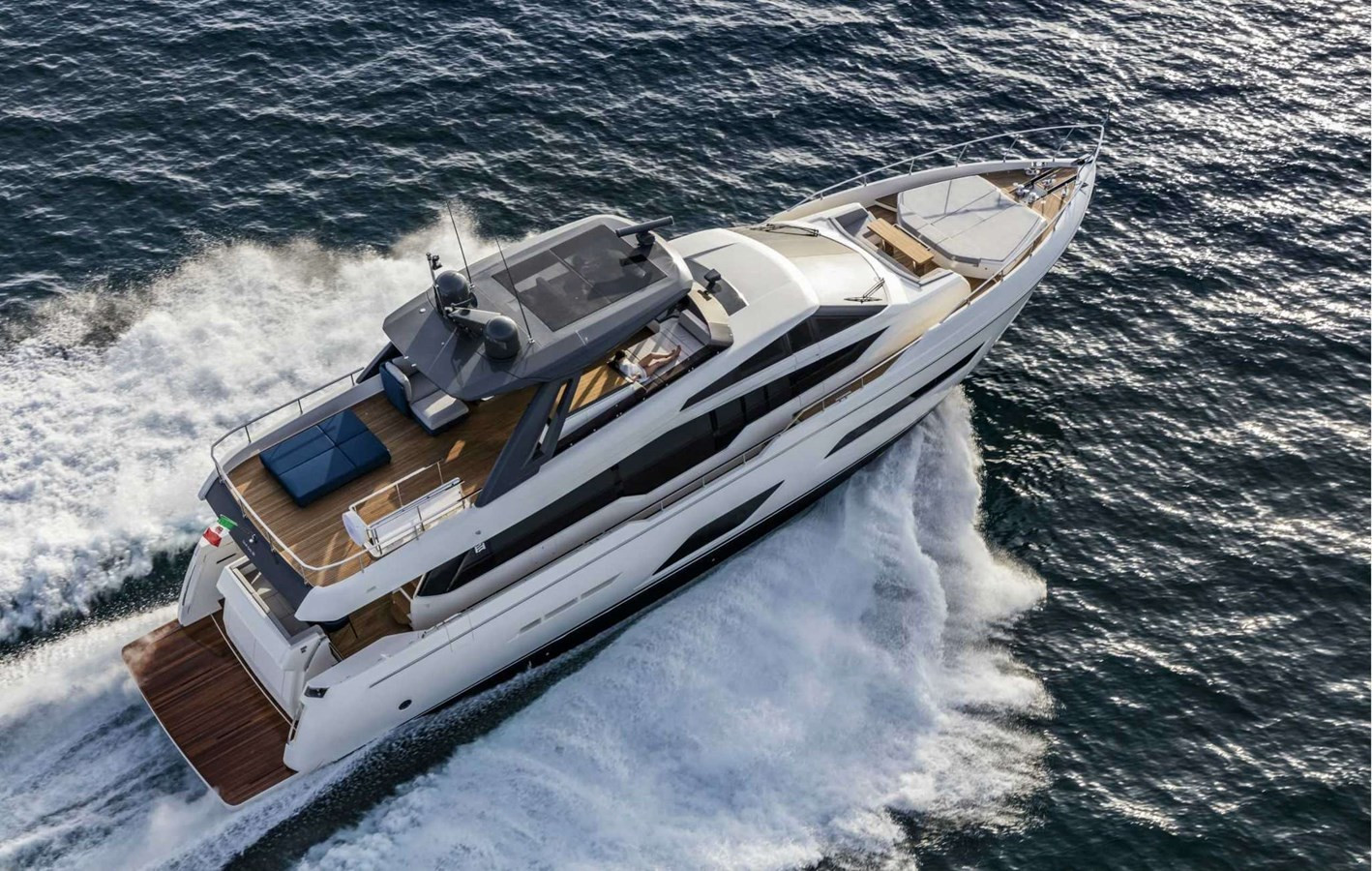 https://arconyachts.ams3.digitaloceanspaces.com/90019/conversions/large_4509902-optimize.jpg