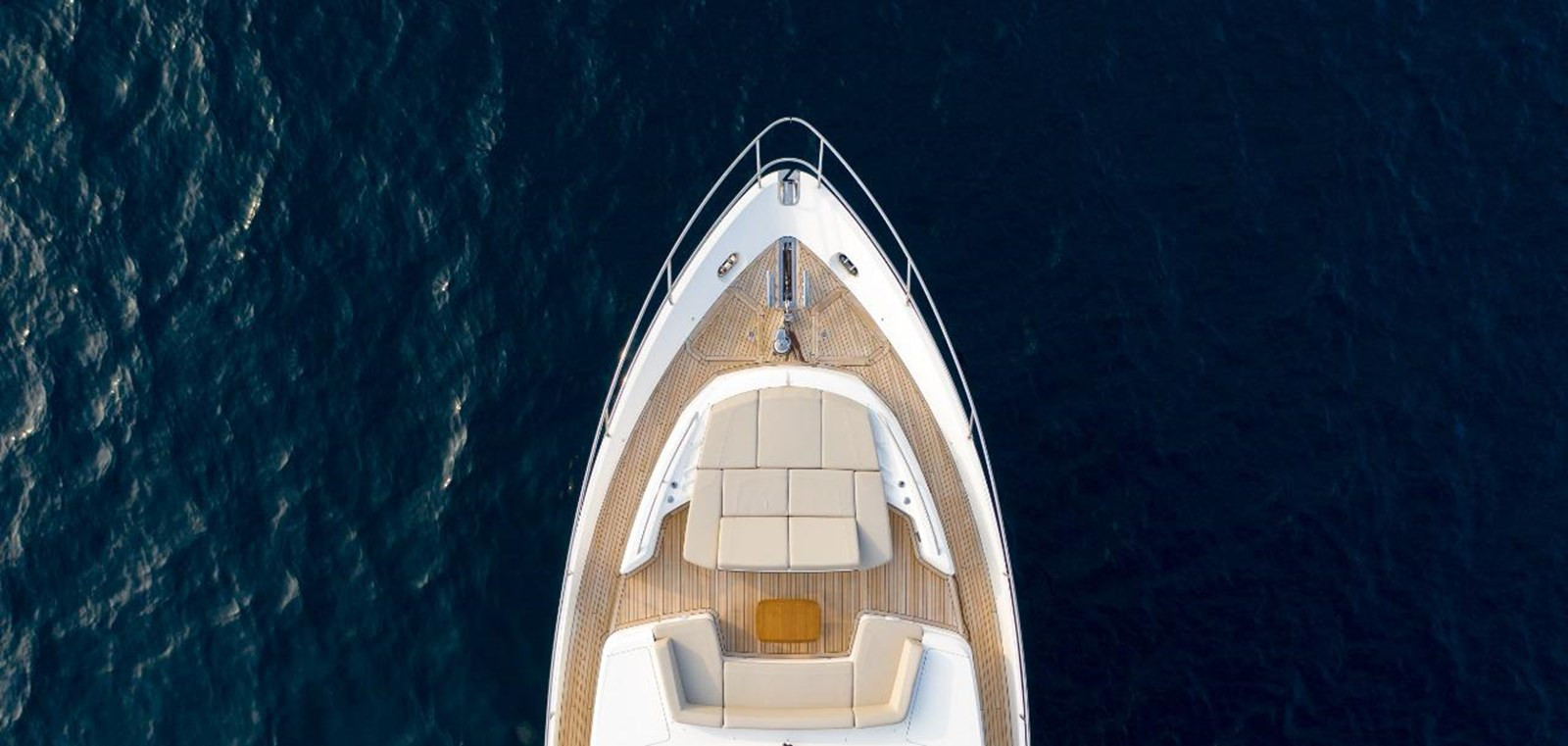 https://arconyachts.ams3.digitaloceanspaces.com/90089/conversions/large_4756041-optimize.jpg