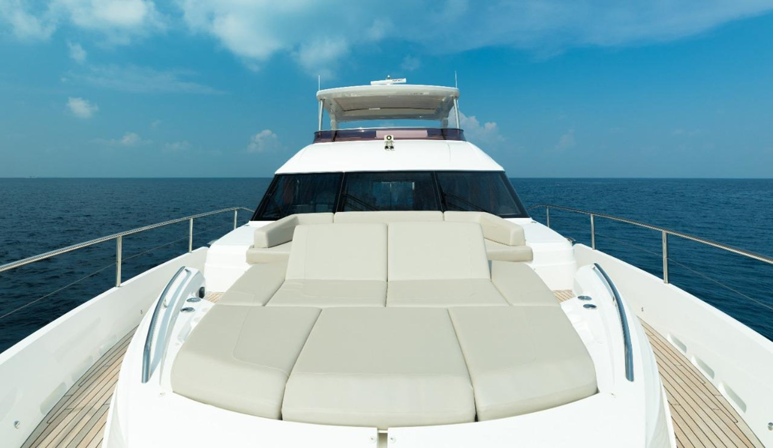 https://arconyachts.ams3.digitaloceanspaces.com/90091/conversions/large_4756051-optimize.jpg