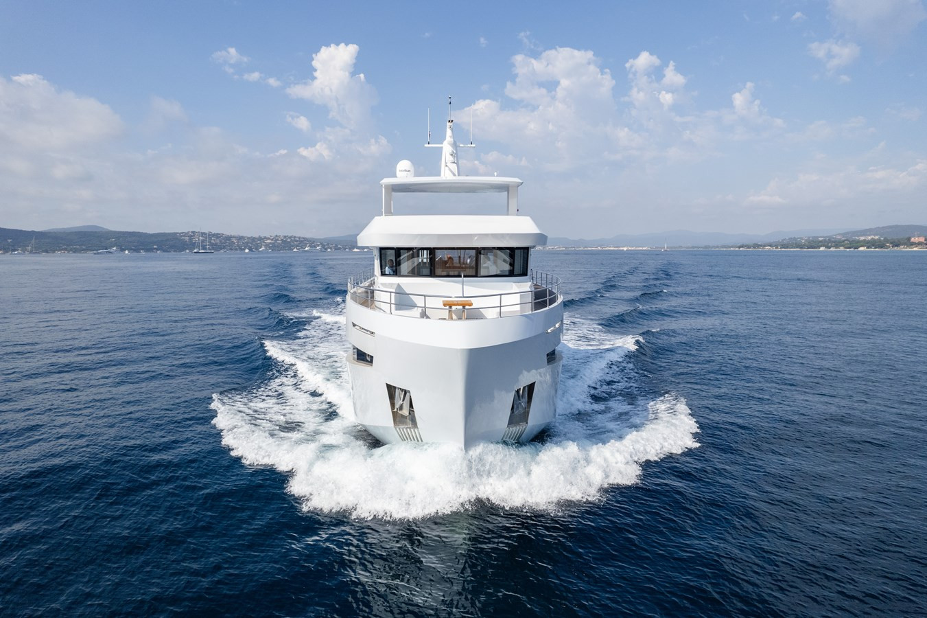 https://arconyachts.ams3.digitaloceanspaces.com/90101/conversions/large_4280707-optimize.jpg