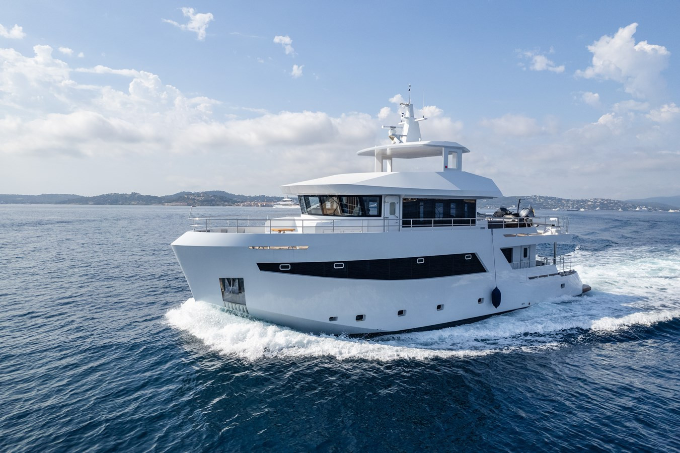 https://arconyachts.ams3.digitaloceanspaces.com/90104/conversions/large_4280708-optimize.jpg