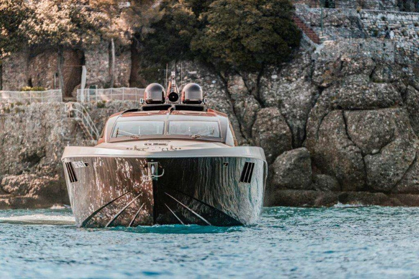 https://arconyachts.ams3.digitaloceanspaces.com/90119/conversions/large_3803780-optimize.jpg