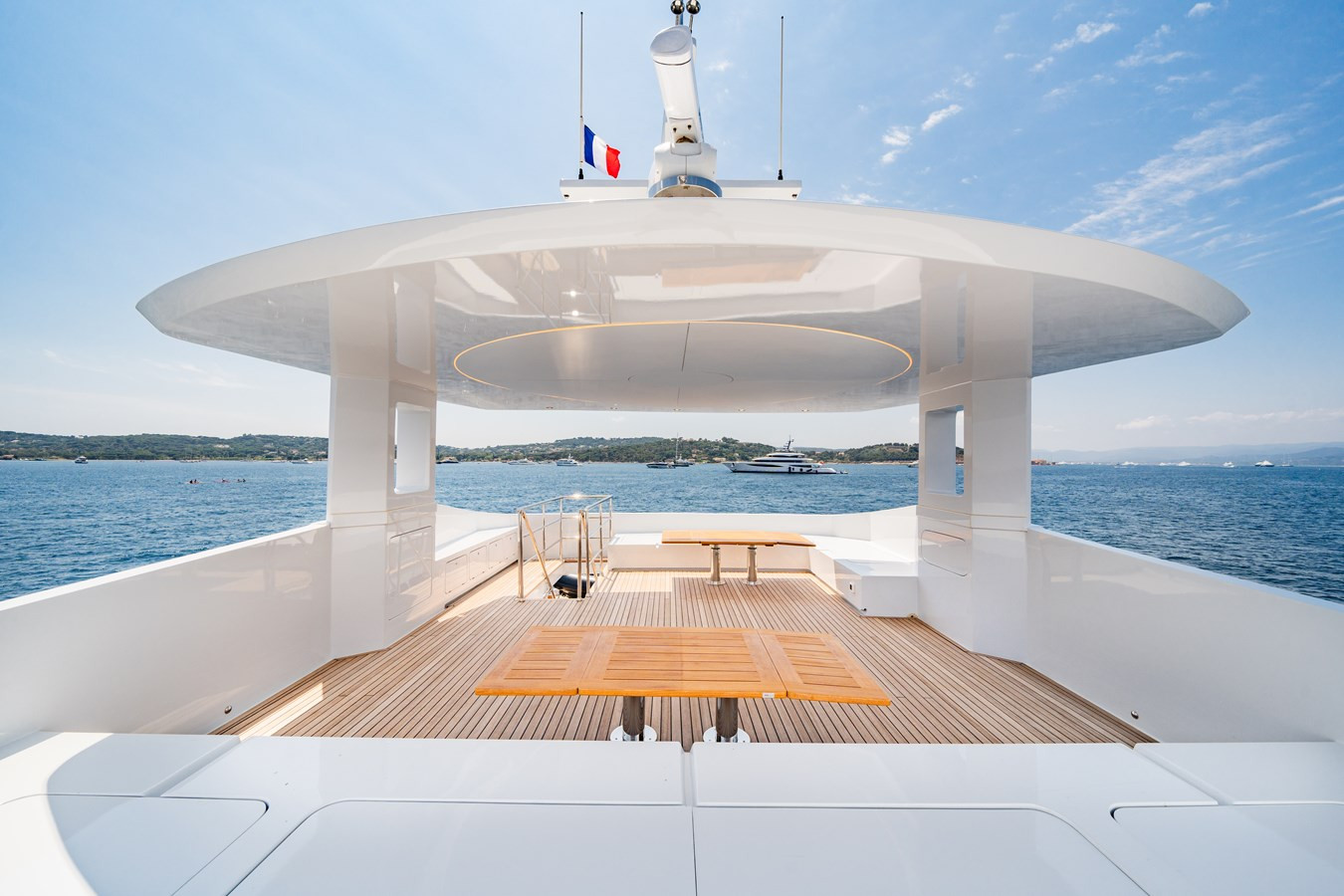 https://arconyachts.ams3.digitaloceanspaces.com/90161/conversions/large_4280729-optimize.jpg