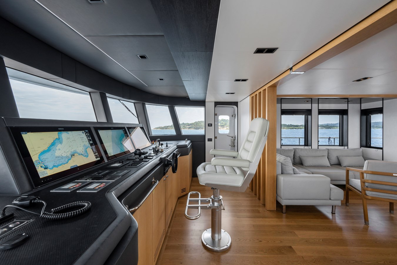 https://arconyachts.ams3.digitaloceanspaces.com/90248/conversions/large_4280760-optimize.jpg