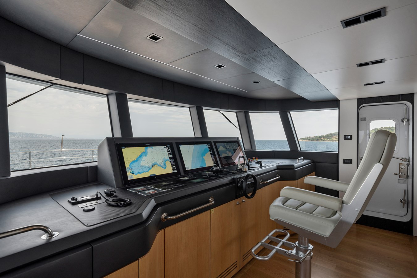 https://arconyachts.ams3.digitaloceanspaces.com/90251/conversions/large_4280761-optimize.jpg