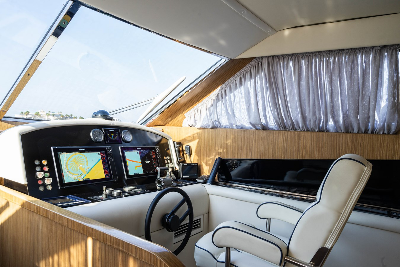 https://arconyachts.ams3.digitaloceanspaces.com/90315/conversions/large_4829996-optimize.jpg