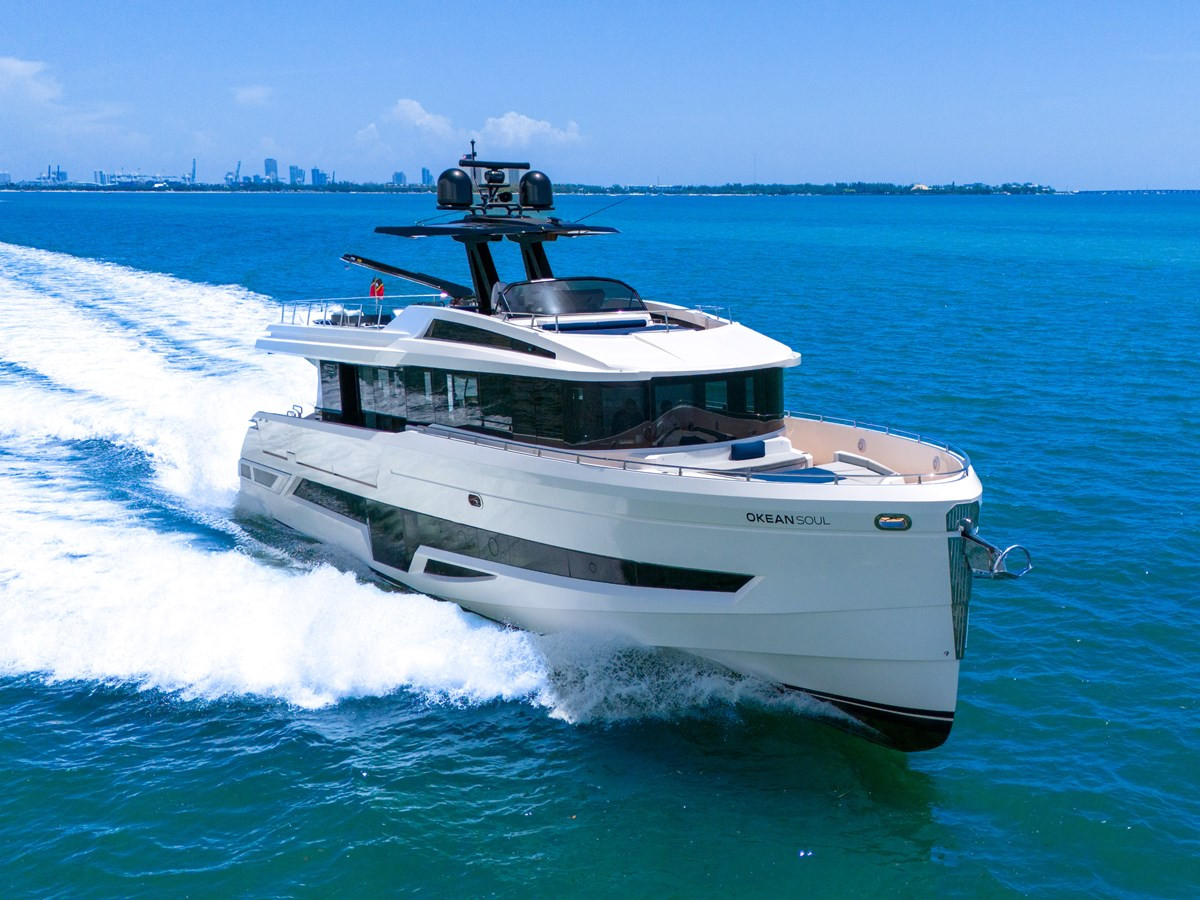 https://arconyachts.ams3.digitaloceanspaces.com/90351/conversions/large_4738397-optimize.jpg