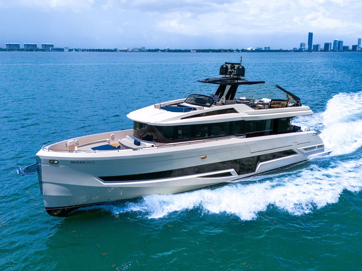 https://arconyachts.ams3.digitaloceanspaces.com/90366/conversions/large_4738402-optimize.jpg