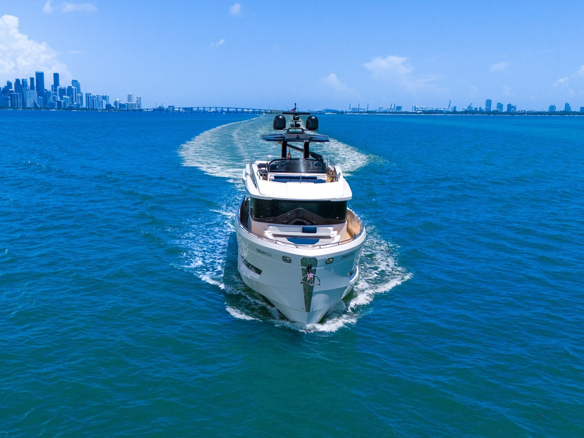 https://arconyachts.ams3.digitaloceanspaces.com/90372/conversions/large_4738404-optimize.jpg