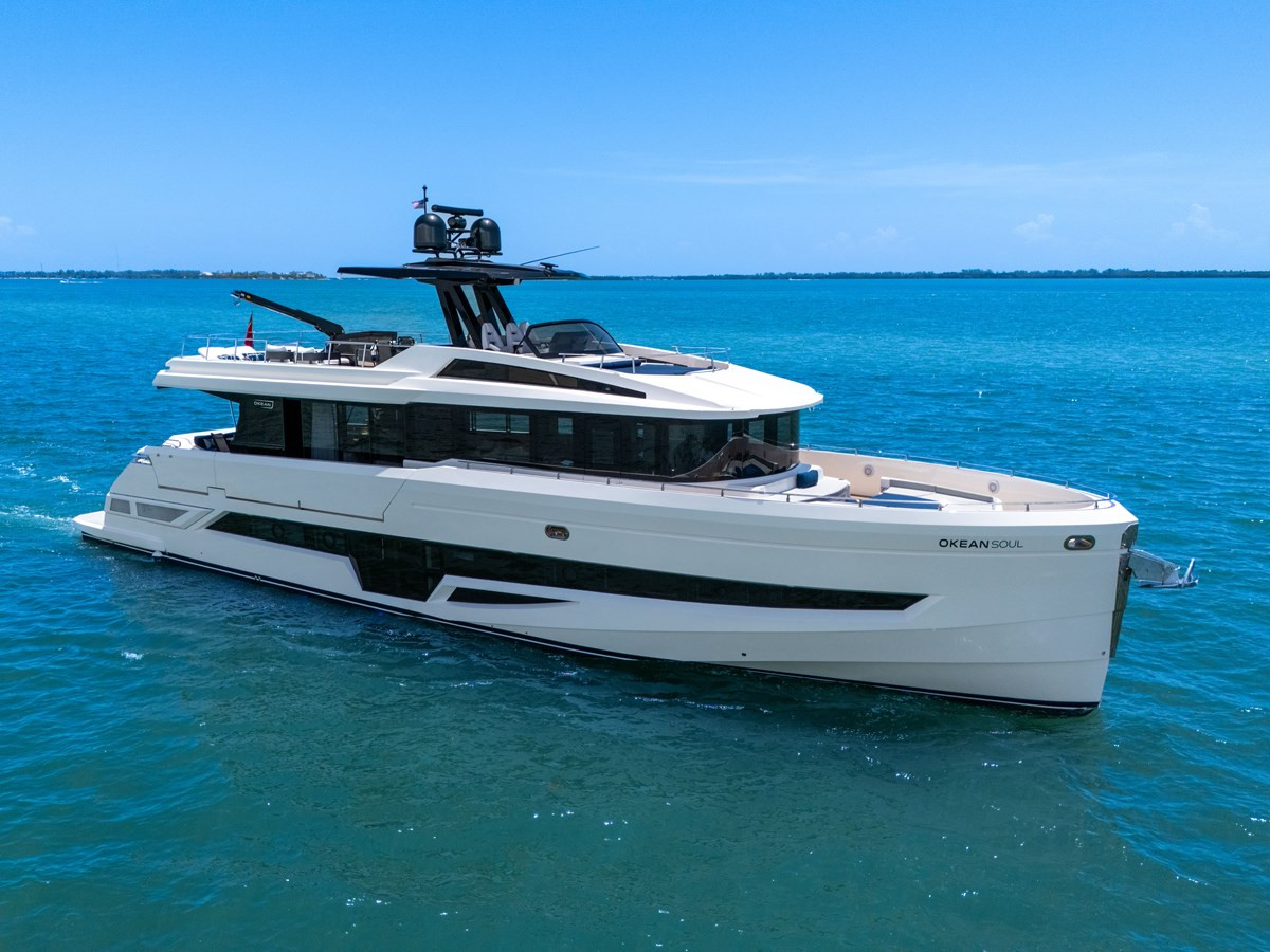 https://arconyachts.ams3.digitaloceanspaces.com/90378/conversions/large_4738406-optimize.jpg