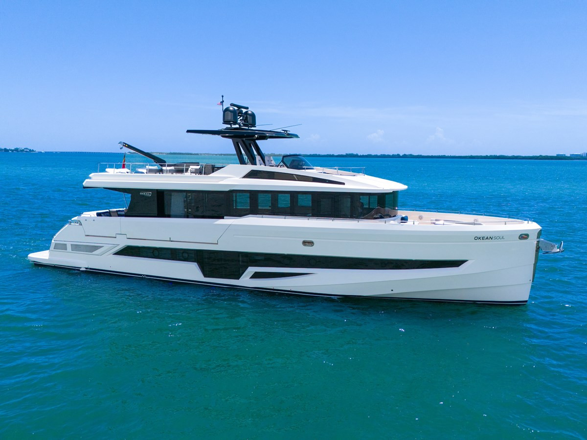 https://arconyachts.ams3.digitaloceanspaces.com/90381/conversions/large_4738407-optimize.jpg