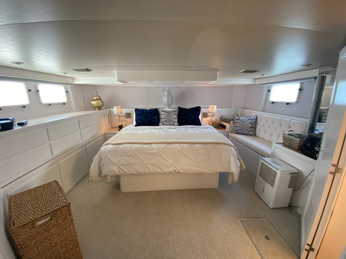 https://arconyachts.ams3.digitaloceanspaces.com/90405/conversions/large_3751165-optimize.jpg