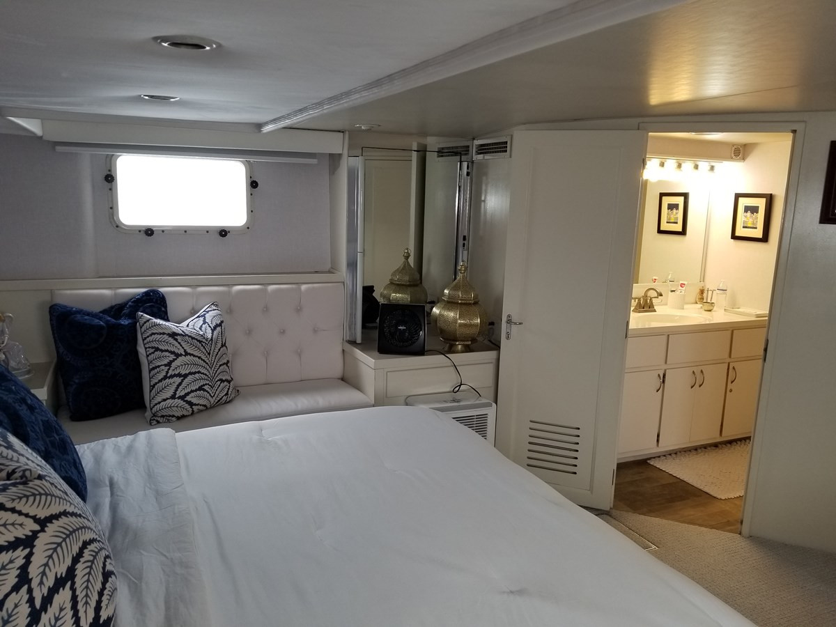 https://arconyachts.ams3.digitaloceanspaces.com/90408/conversions/large_3751167-optimize.jpg