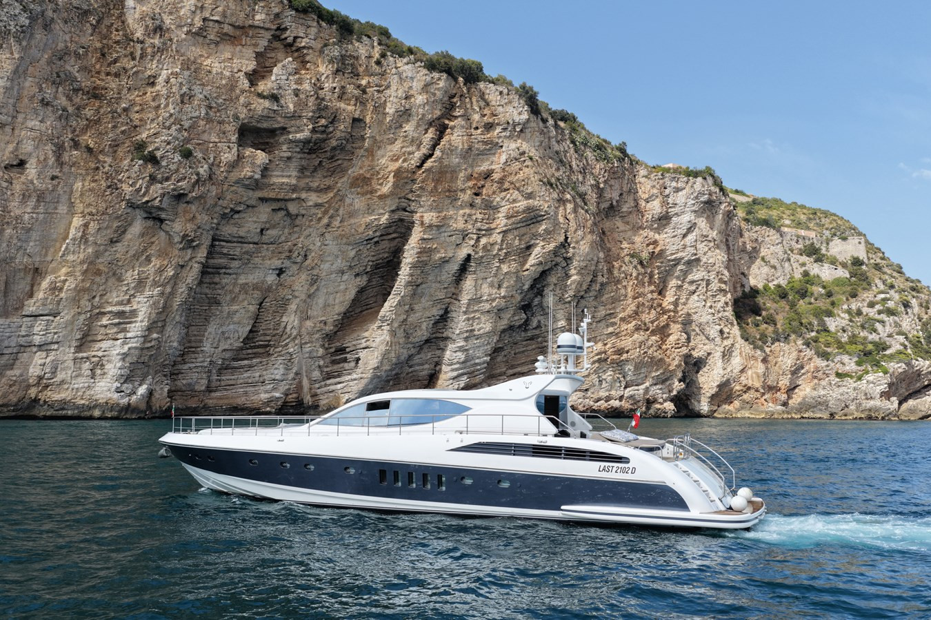 https://arconyachts.ams3.digitaloceanspaces.com/90412/conversions/large_4769988-optimize.jpg