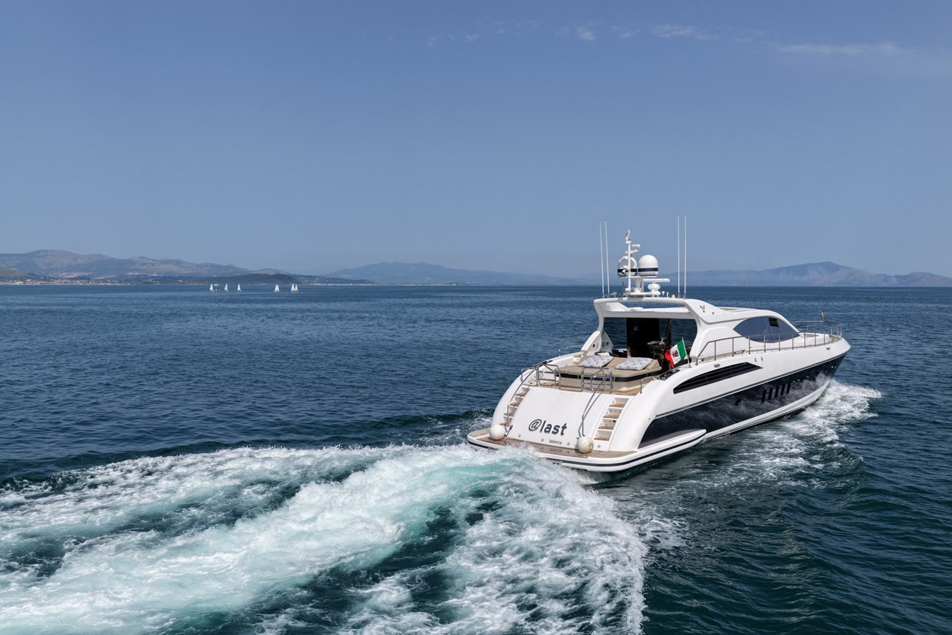 https://arconyachts.ams3.digitaloceanspaces.com/90428/conversions/large_4769978-optimize.jpg