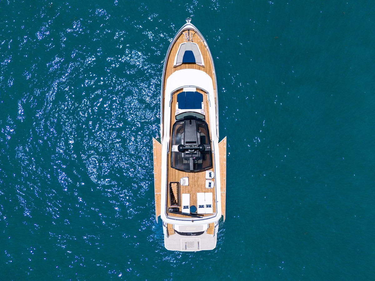 https://arconyachts.ams3.digitaloceanspaces.com/90429/conversions/large_4738423-optimize.jpg