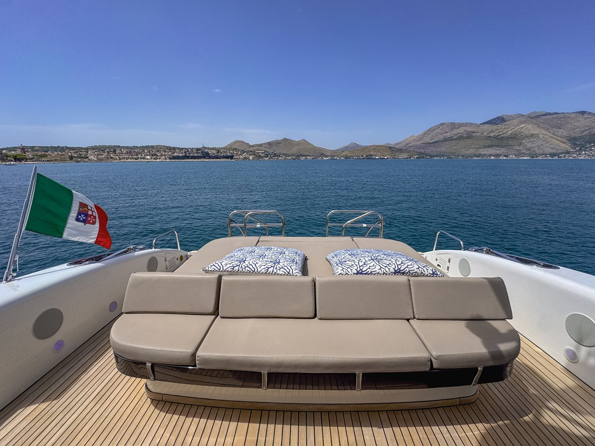https://arconyachts.ams3.digitaloceanspaces.com/90432/conversions/large_4770005-optimize.jpg