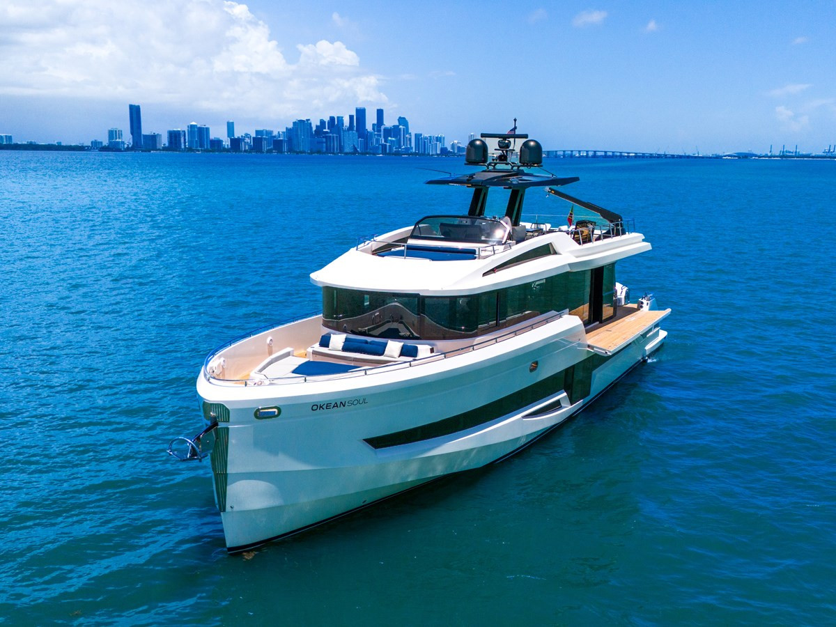 https://arconyachts.ams3.digitaloceanspaces.com/90437/conversions/large_4738426-optimize.jpg
