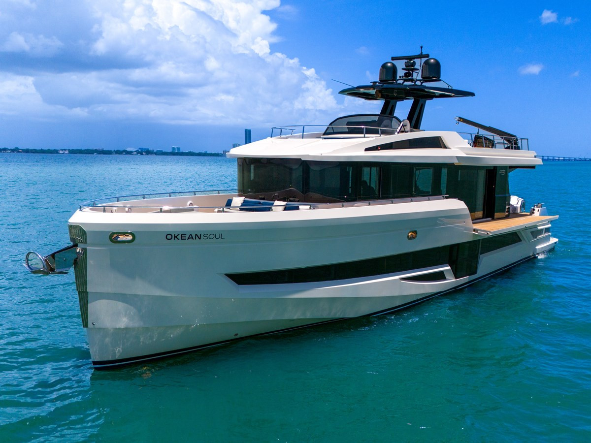 https://arconyachts.ams3.digitaloceanspaces.com/90443/conversions/large_4738428-optimize.jpg