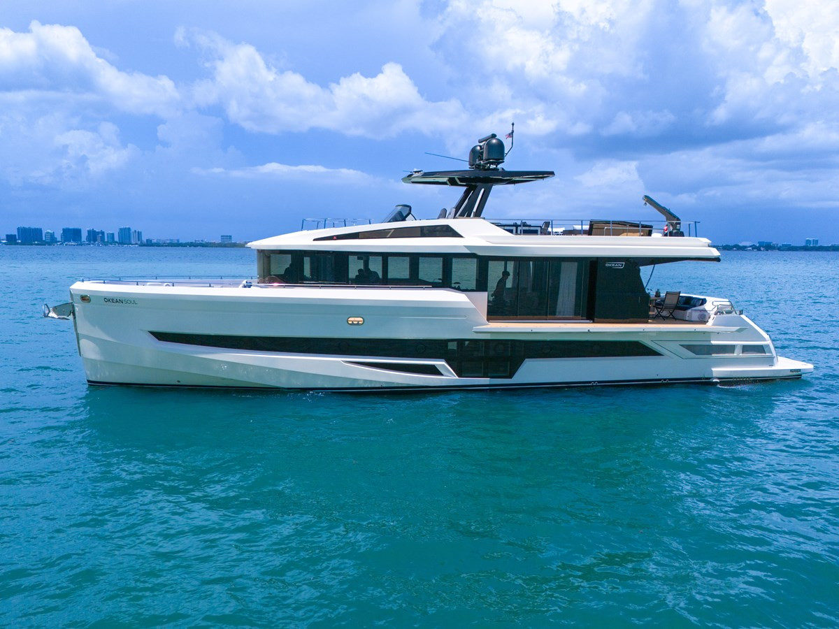 https://arconyachts.ams3.digitaloceanspaces.com/90446/conversions/large_4738429-optimize.jpg