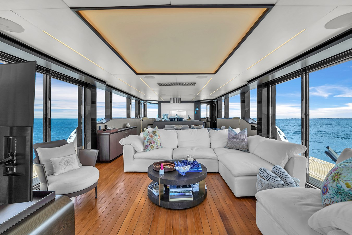 https://arconyachts.ams3.digitaloceanspaces.com/90519/conversions/large_4738454-optimize.jpg
