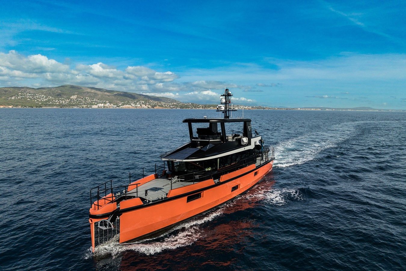 https://arconyachts.ams3.digitaloceanspaces.com/90534/conversions/large_4417810-optimize.jpg