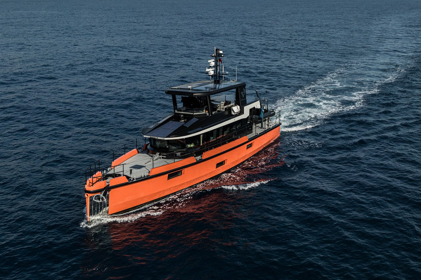 https://arconyachts.ams3.digitaloceanspaces.com/90540/conversions/large_4417813-optimize.jpg