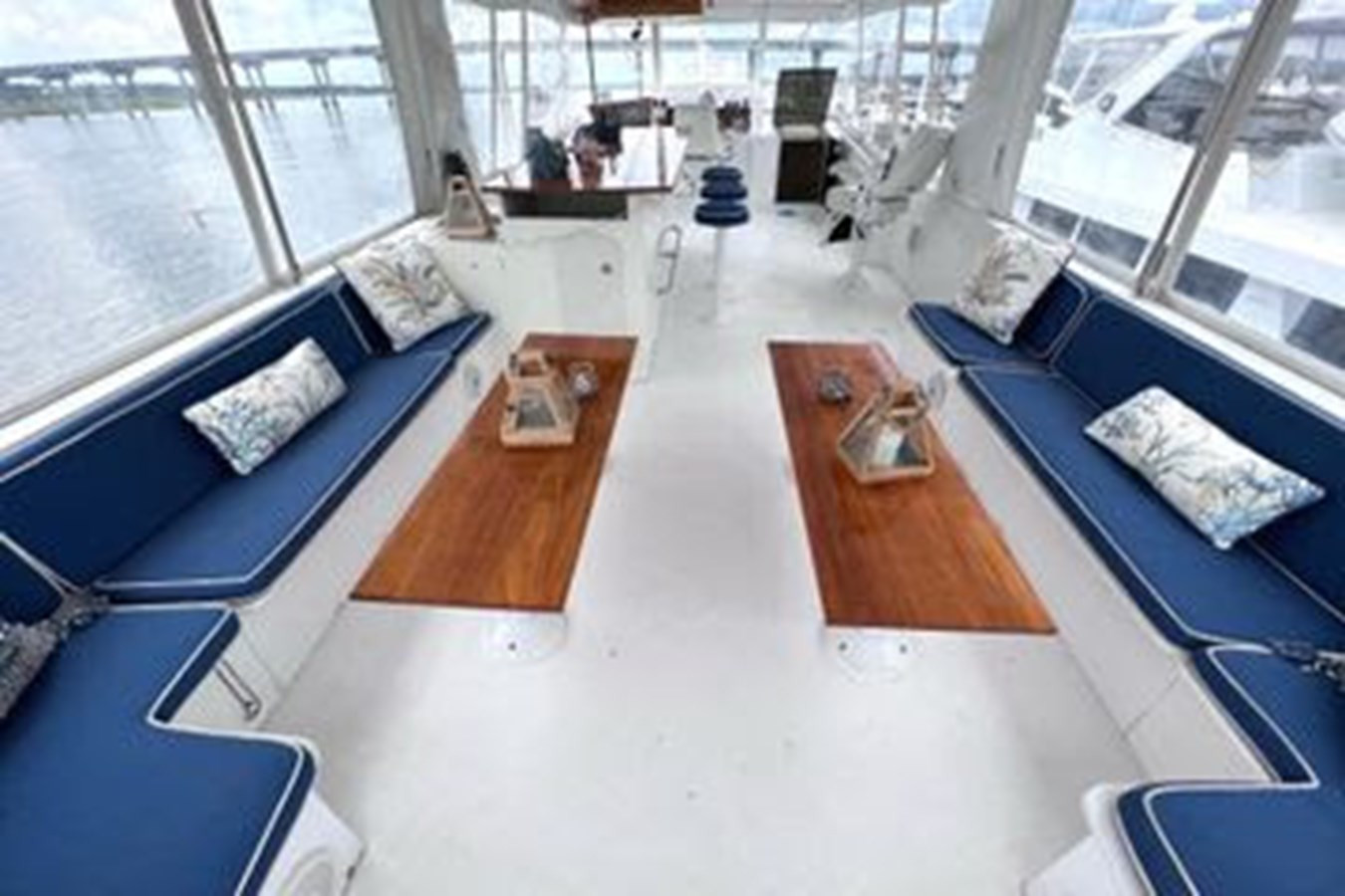 https://arconyachts.ams3.digitaloceanspaces.com/90551/conversions/large_3969918-optimize.jpg