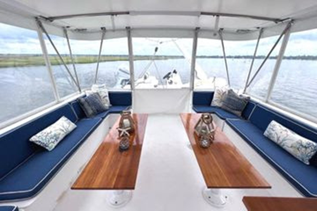 https://arconyachts.ams3.digitaloceanspaces.com/90557/conversions/large_3969920-optimize.jpg