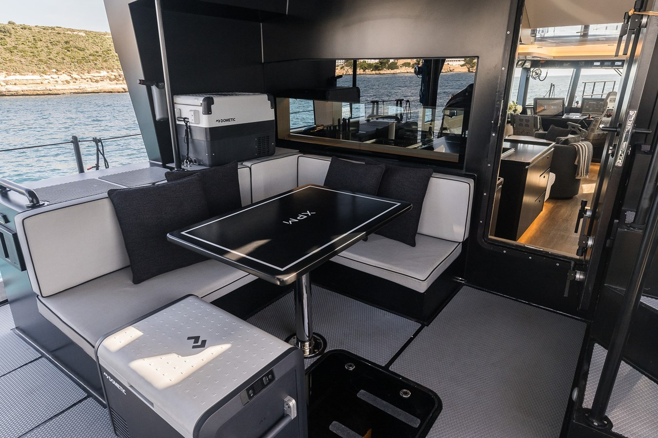 https://arconyachts.ams3.digitaloceanspaces.com/90562/conversions/large_4417821-optimize.jpg