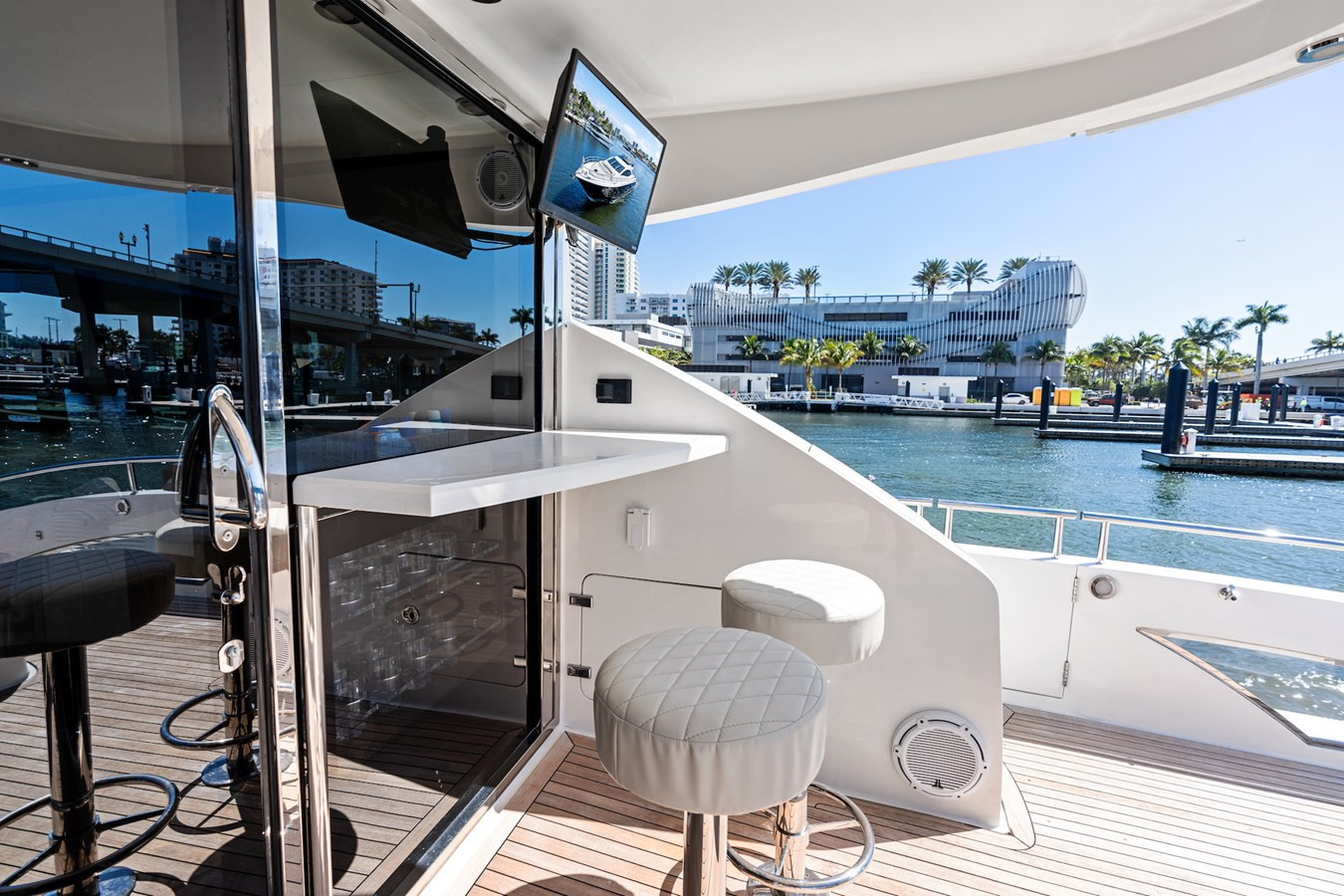 https://arconyachts.ams3.digitaloceanspaces.com/90656/conversions/large_4587881-optimize.jpg