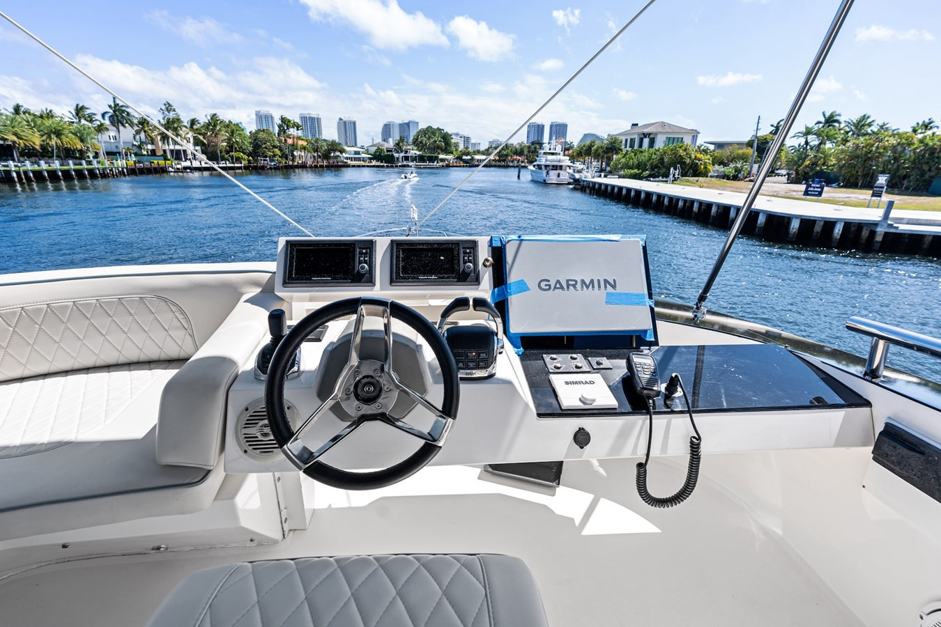 https://arconyachts.ams3.digitaloceanspaces.com/90666/conversions/large_4587885-optimize.jpg
