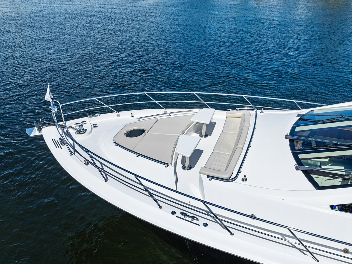 https://arconyachts.ams3.digitaloceanspaces.com/90681/conversions/large_4587890-optimize.jpg