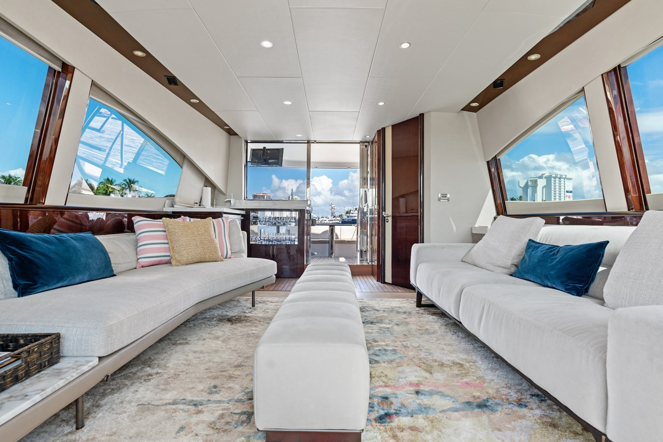 https://arconyachts.ams3.digitaloceanspaces.com/90702/conversions/large_4587897-optimize.jpg