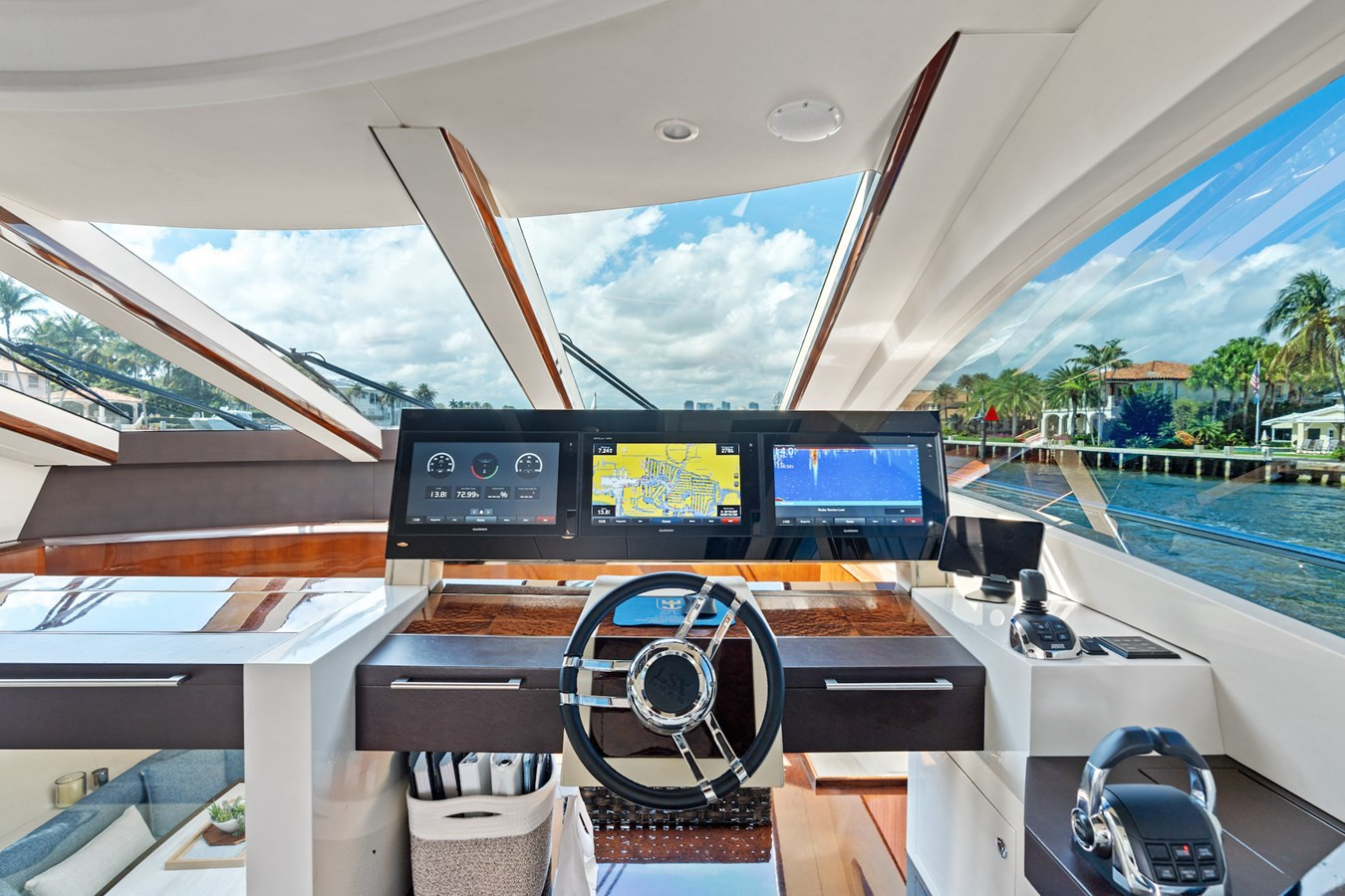 https://arconyachts.ams3.digitaloceanspaces.com/90711/conversions/large_4587900-optimize.jpg