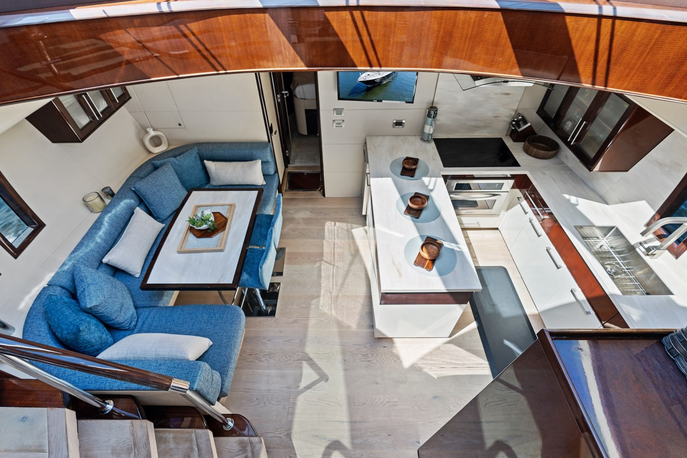 https://arconyachts.ams3.digitaloceanspaces.com/90716/conversions/large_4587902-optimize.jpg