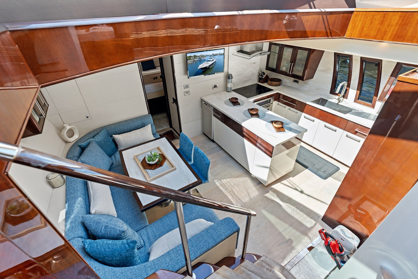 https://arconyachts.ams3.digitaloceanspaces.com/90719/conversions/large_4587903-optimize.jpg