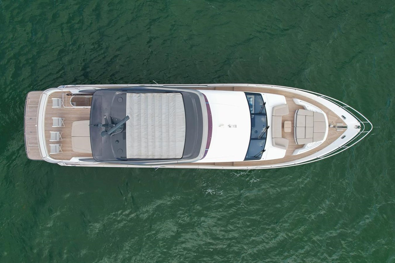 https://arconyachts.ams3.digitaloceanspaces.com/90803/conversions/large_3761272-optimize.jpg