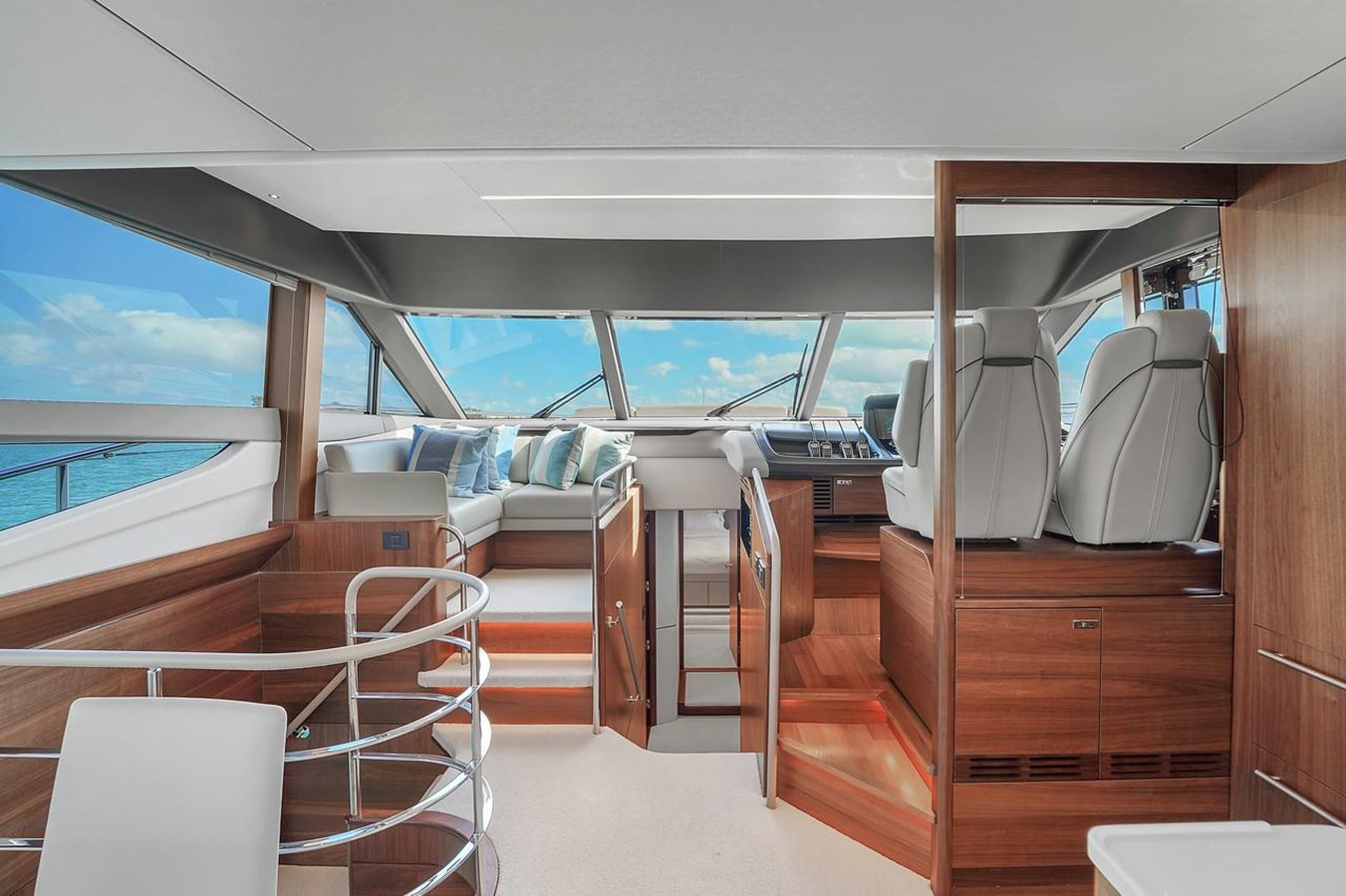 https://arconyachts.ams3.digitaloceanspaces.com/90817/conversions/large_3761277-optimize.jpg